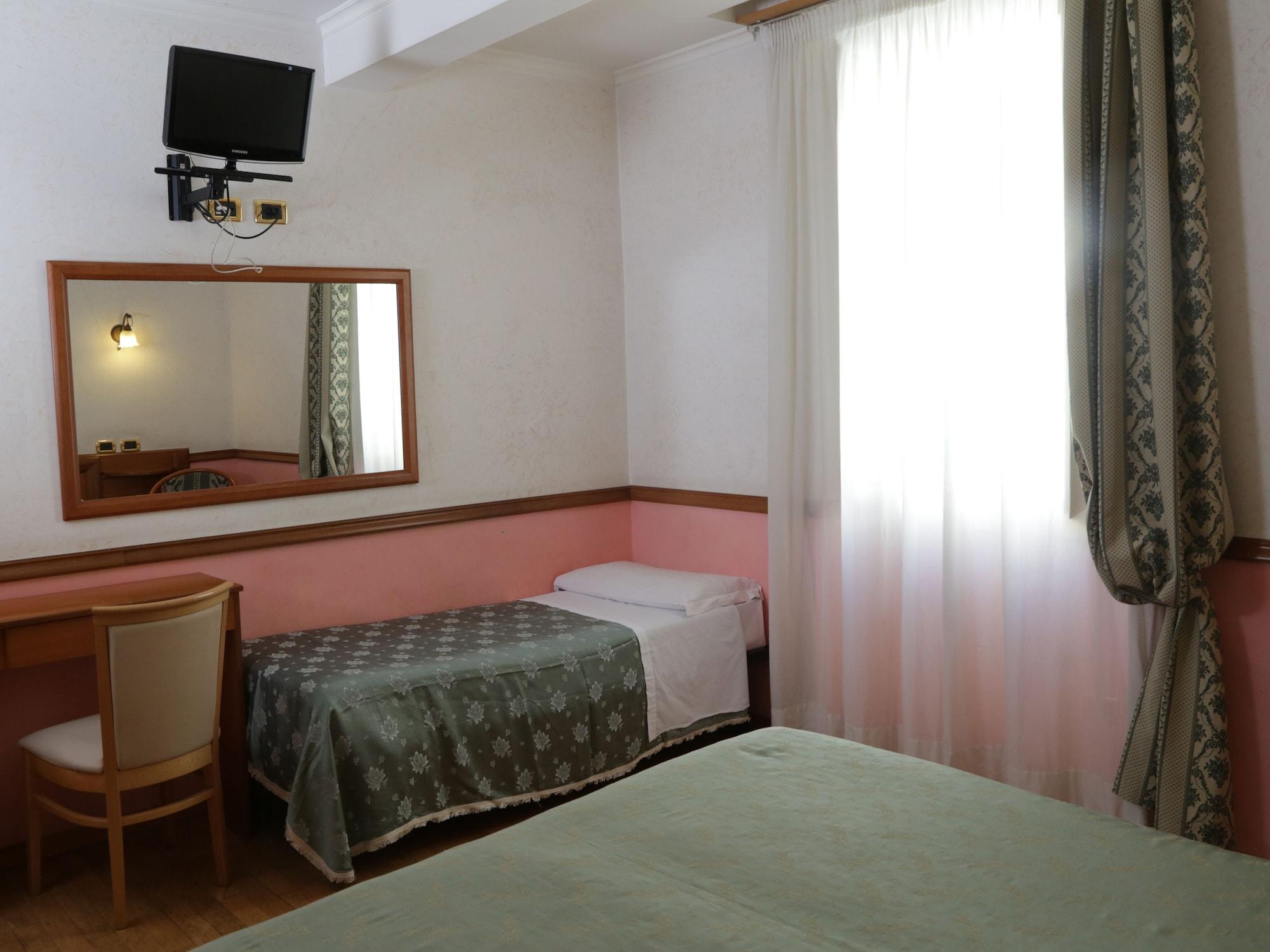 Hotel Santa Prassede Rom Exteriör bild