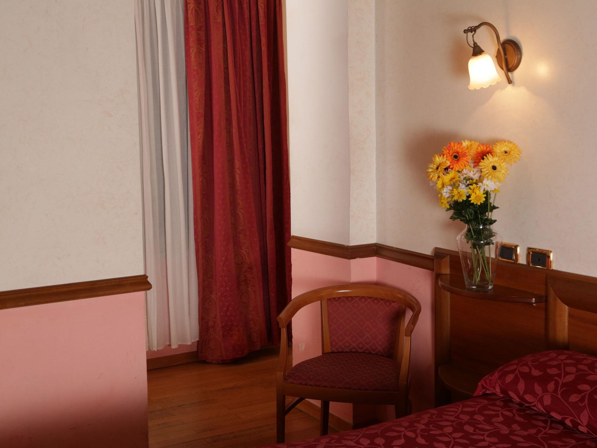 Hotel Santa Prassede Rom Exteriör bild