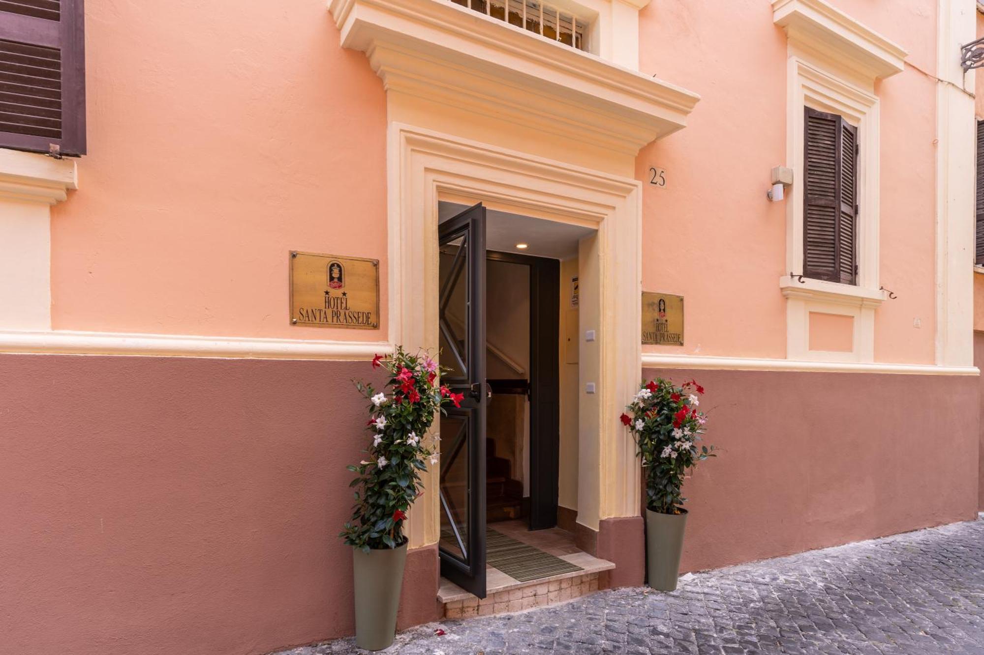 Hotel Santa Prassede Rom Exteriör bild