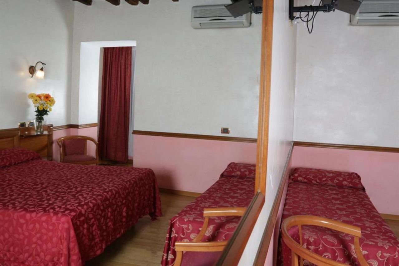 Hotel Santa Prassede Rom Exteriör bild